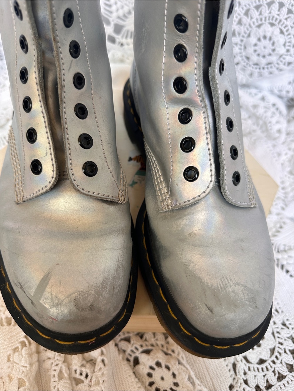 Dr. Martens Pascal RS 8-Eye Boots – Iced Metallic Silver / Iridescent Sz 9 Rare